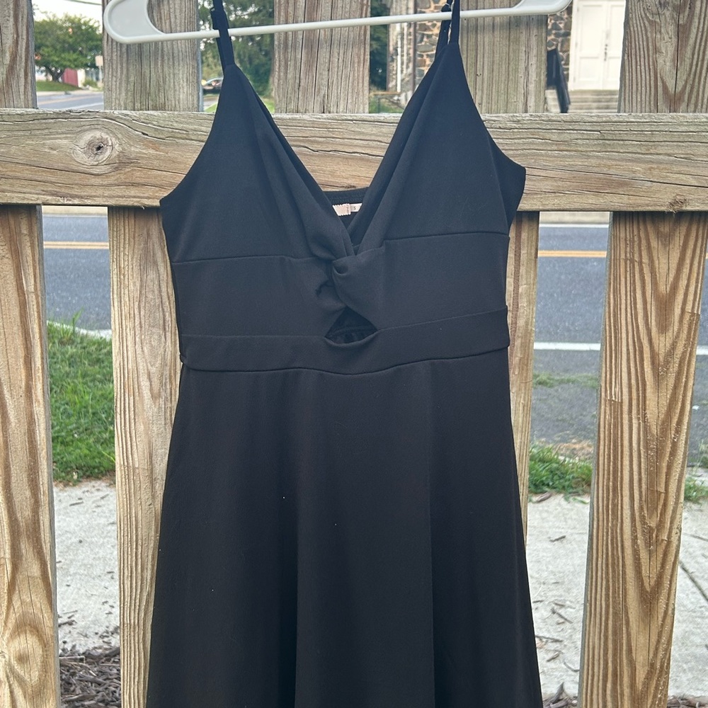 Francesca's Collections Black V-Neck Mini Dress